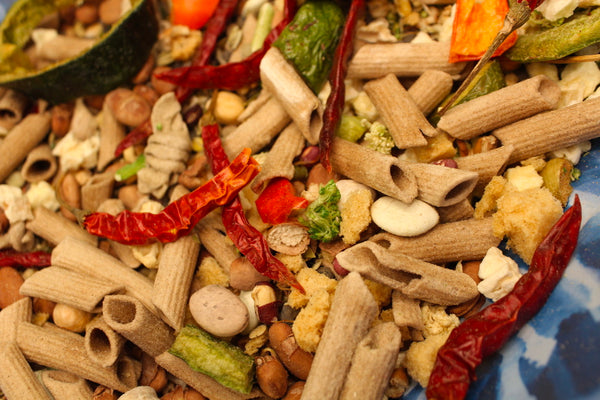 Dinner Bowl: Medium and Large size Parrots. Treats for Birds and Parrots