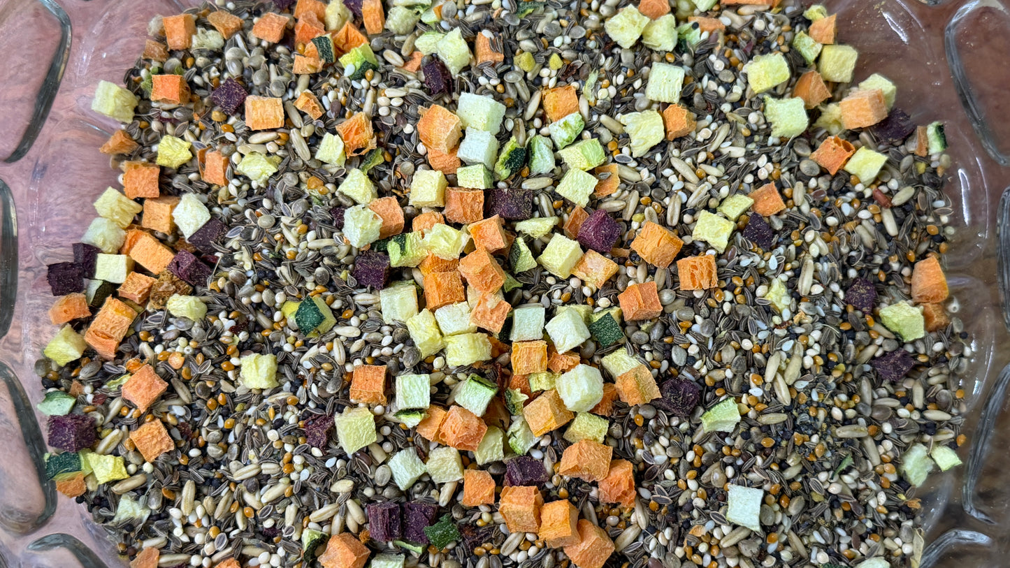 Runzas organic bird food for parrots and small birds